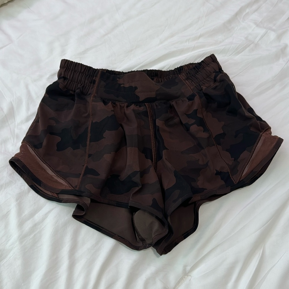 LIKE NEW Hotty hot lululemon shorts 2in inseam size4